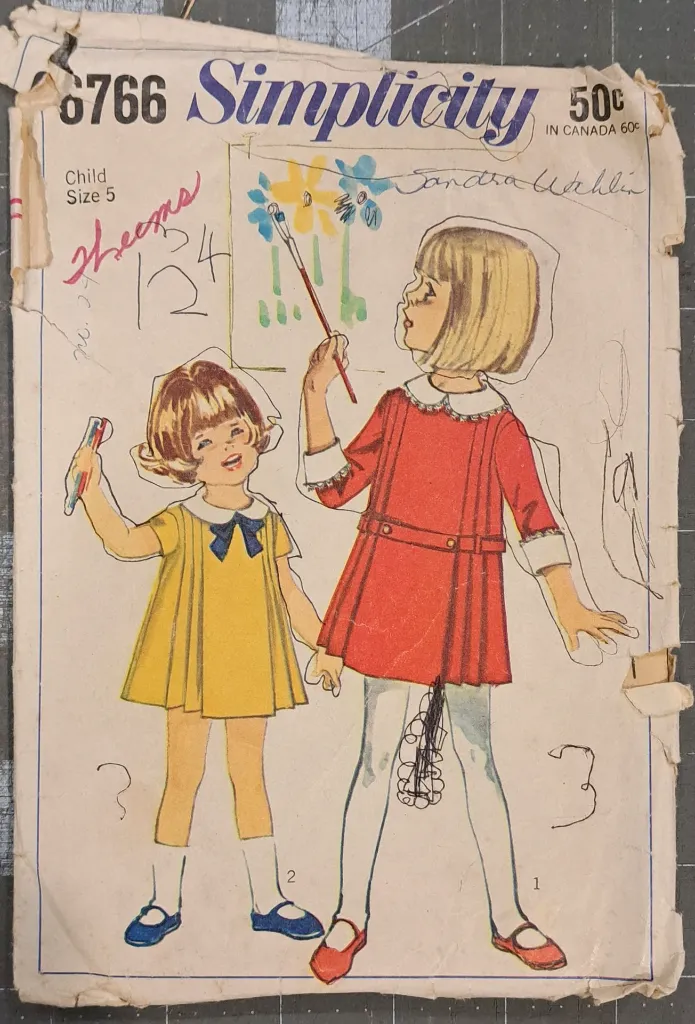 6766 - Child (Girl) Vintage Pattern.webp